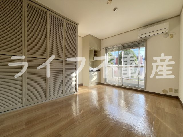 メゾンスギの洋室|明るい洋室です