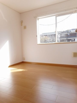 【内装】 | ノイ・ブローテＢ | 明るい色調の室内です