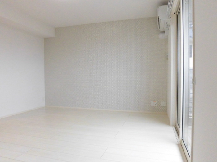 カーサ・ラッフィナートⅡの居間・リビング|居室・リビング