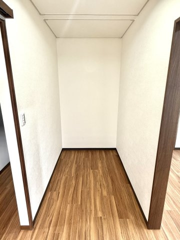 中古戸建　大東市中垣内7丁目（平成3年築）の収納|大きく開いて広い収納