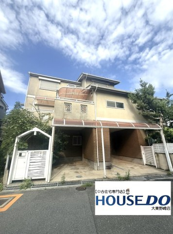 中古戸建　大東市中垣内7丁目（平成3年築）の外観|広々駐車場2台