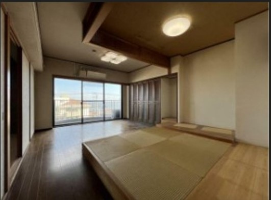【和室】 | 伊東シーサイドセンチュリー21 | リビングには畳の小上がりがあります。