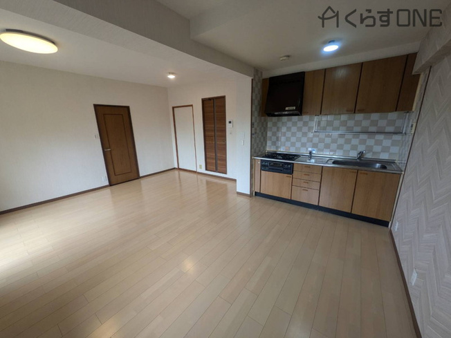 【居間・リビング】 | ロワイヤル京見橋