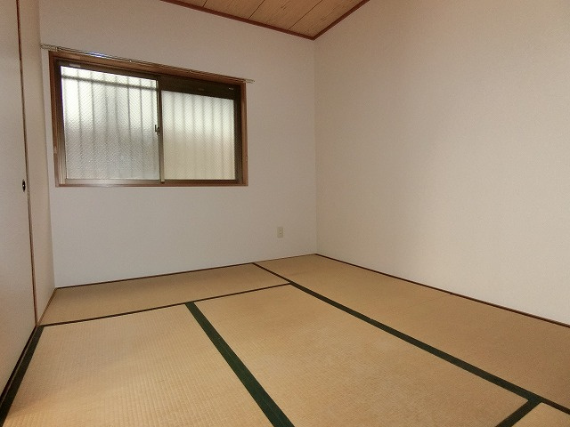 サクシード甲子園の和室