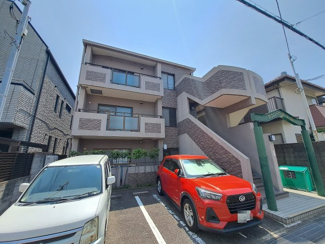 サクシード甲子園の外観