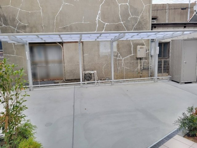 ウエスタンハイツ17の駐車場