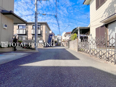 【前面道路含む現地写真】 | 立川市高松町1丁目　中古戸建　全1棟