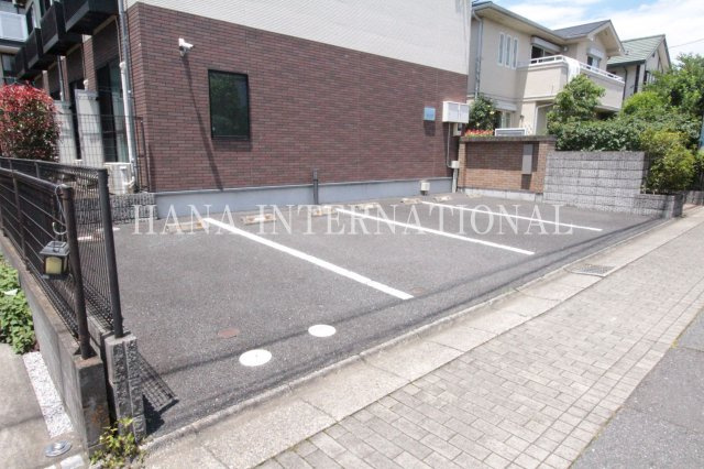 コッリーナみなみ野の駐車場