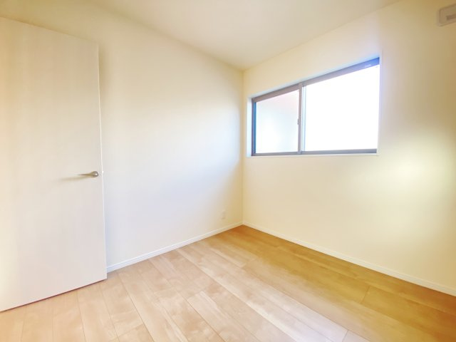 『八王子市中古戸建て』八王子市本町23-6【仲介手数料無料】の洋室|～仲介手数料無料☆八王子ひなた不動産～八王子市本町　中古戸建て