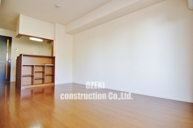 リバーパーク蒲生Cの居間・リビング