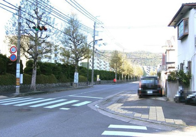 【前面道路含む現地写真】 | 梅津尻溝町　中古戸建