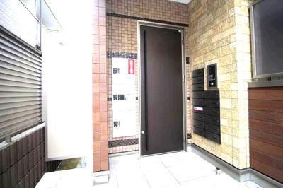 【エントランス】 | AQUE14 | オートロック付き＆宅配ボックス