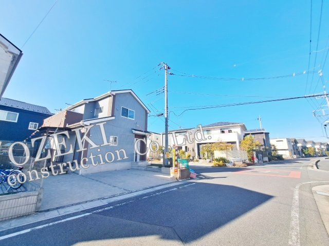 越谷市レイクタウン中古戸建　駐車場並列2台♪