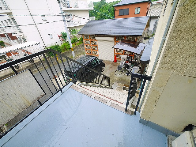 清山荘のエントランス|落ち着いたエントランスです