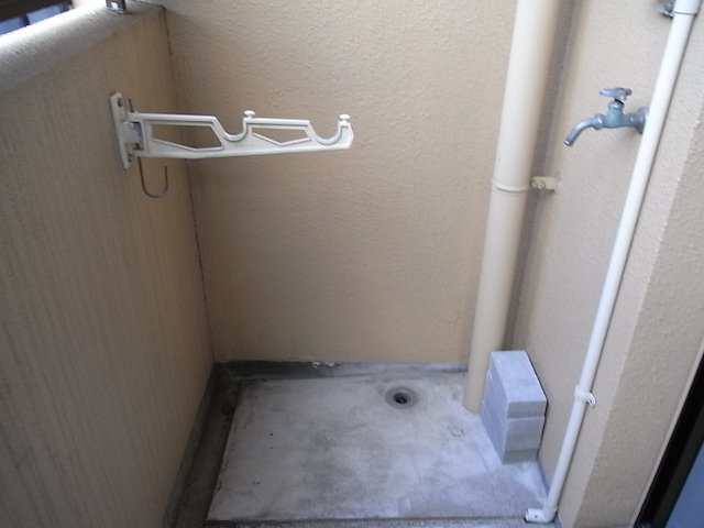 ＨＵ岩屋ハイツの洗面所|洗濯機置場