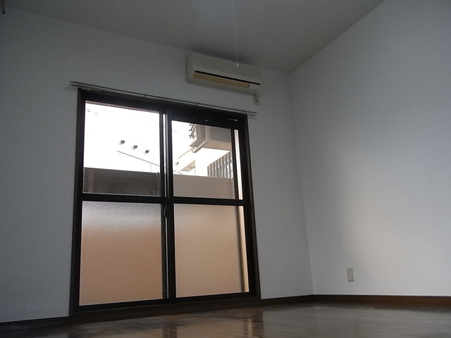 ＨＵ岩屋ハイツの洋室