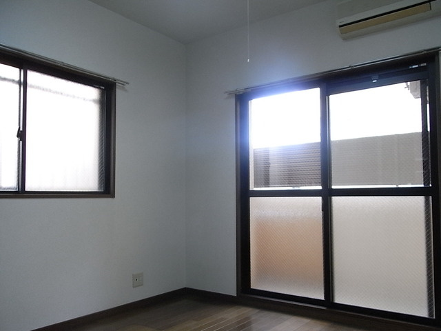ＨＵ岩屋ハイツの洋室