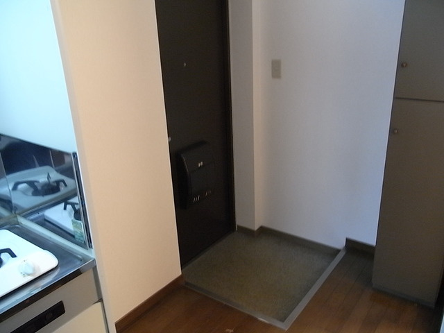 ＨＵ岩屋ハイツの玄関