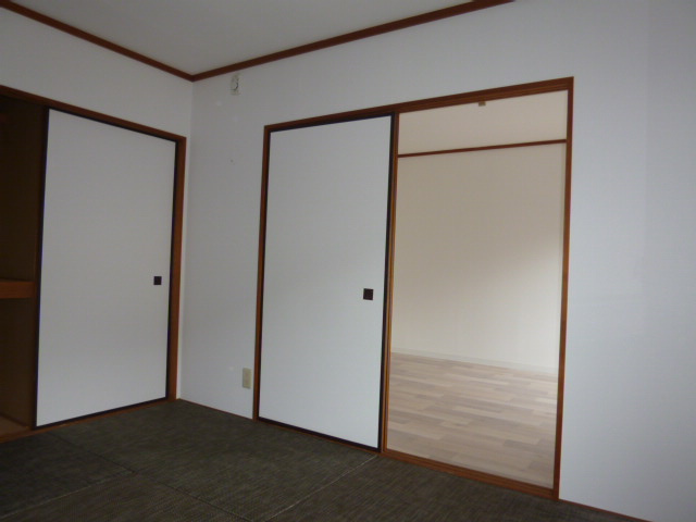 浅尾山ハイツの寝室|和室