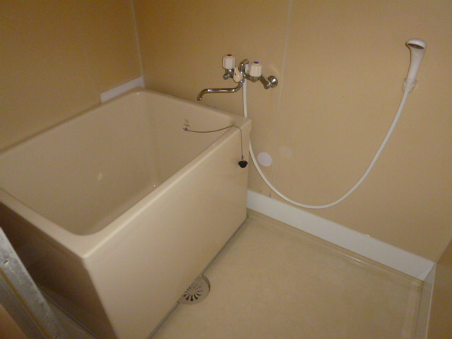 浅尾山ハイツの浴室