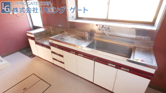 【キッチン】 | 南アルプス市飯野 角地 公園が近い中古戸建 4LDK | キッチンシンク。