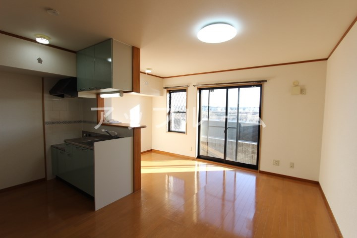 リバービューの居間・リビング