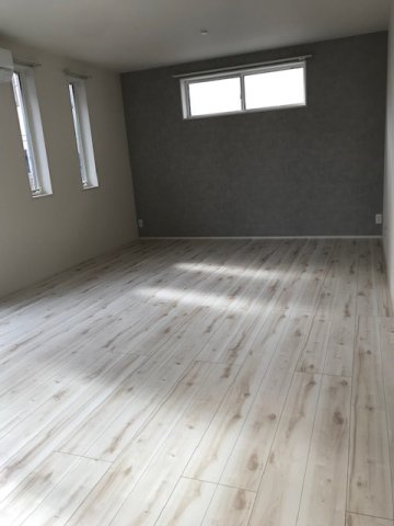 三条町戸建ての居間・リビング