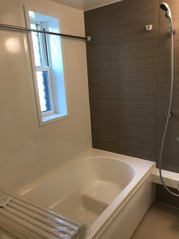 三条町戸建ての浴室