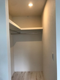 三条町戸建ての収納