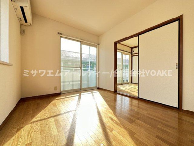 【居間・リビング】 | マリンコート3番館 | 画像は過去に撮影したものです。現況優先。