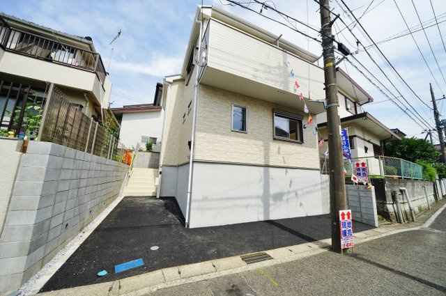 【横浜市旭区白根７丁目7-7-7新築戸建て】★仲介手数料無料★（不動丸小学校・鶴ヶ峰中学校）の外観