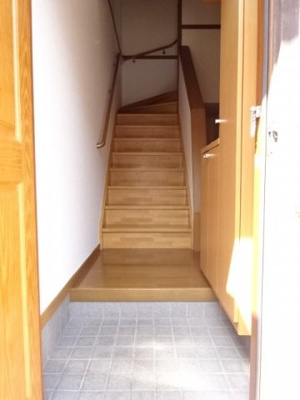 【玄関】 | プリムヴェールⅡ | 収納もある玄関です