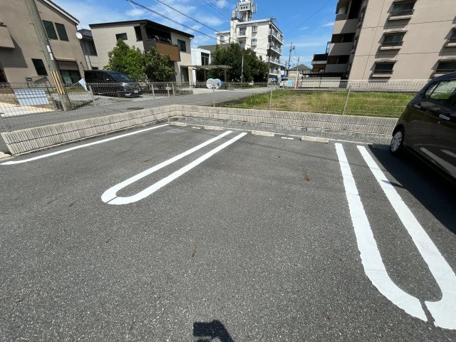 ルクプルFⅡの駐車場