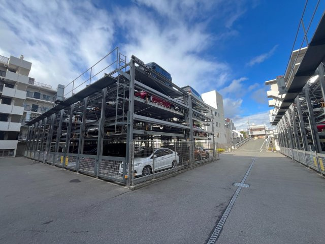 京阪藤森駅徒歩３分＆２沿線利用可●即入居可３ＬＤＫ●ペット飼育ＯＫ(規約有)●Aitoノースコートの駐車場|駐車場