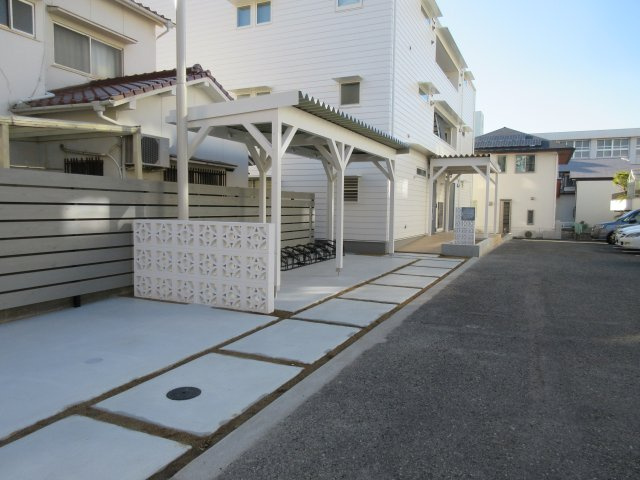 山下町CBHouseの駐車場
