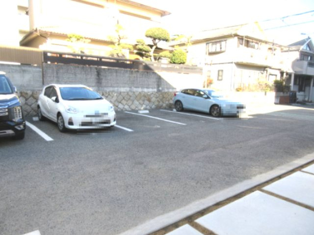 山下町CBHouseの駐車場