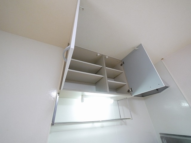 ラフィーネ松ヶ丘のキッチン|コンパクトなキッチンで掃除もラクラク