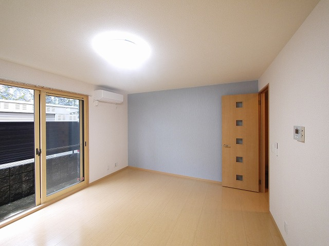 ラフィーネ松ヶ丘の居間・リビング|使いやすいリビングです