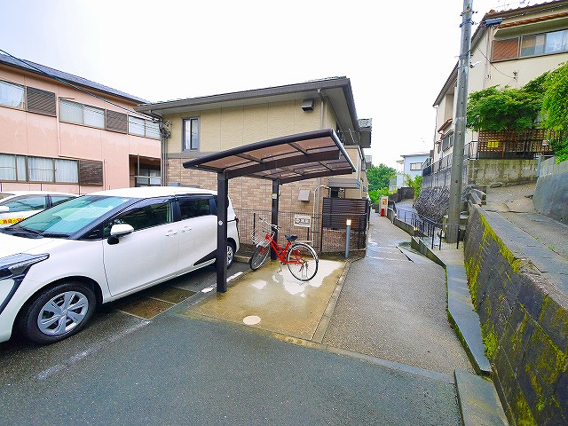 ラフィーネ松ヶ丘のその他共用部分|駐輪場です