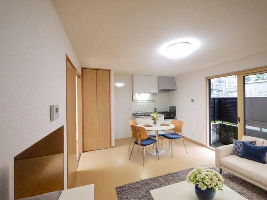 ラフィーネ松ヶ丘の居間・リビング|ゆったりとした居間です