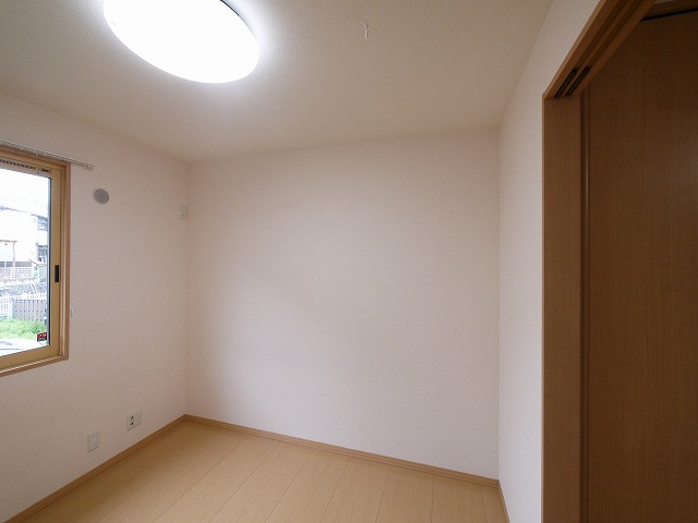 ラフィーネ松ヶ丘の洋室|きれいな洋室です