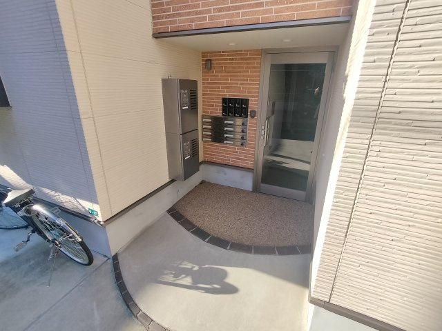 グリシーヌ岩槻本町のロビー