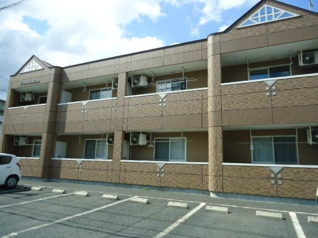 ポルト　ボナーの駐車場