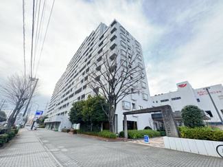 【外観】 | 総戸数258戸、1988年7月築、管理人は日勤勤務につき管理体制良好です♪