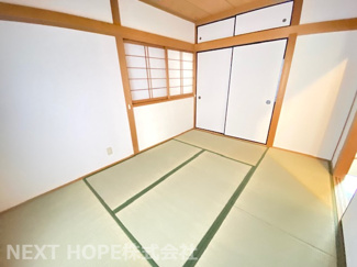 【和室】 | 尼崎市立花町１丁目中古テラスハウス | 3階和室６帖です♪足を伸ばして寛げる居室です（＾＾）お客様部屋として・小さなお子様の遊びスペースとして色々活躍してくれる優秀な居室です♪

