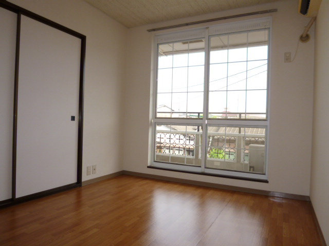 メゾンパーク旭Ａの洋室