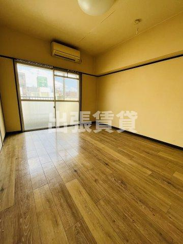 仲介手数料0円！K2スクエアの居間・リビング