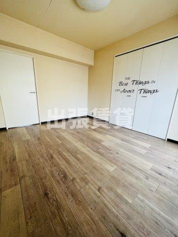 仲介手数料0円！K2スクエアの居間・リビング