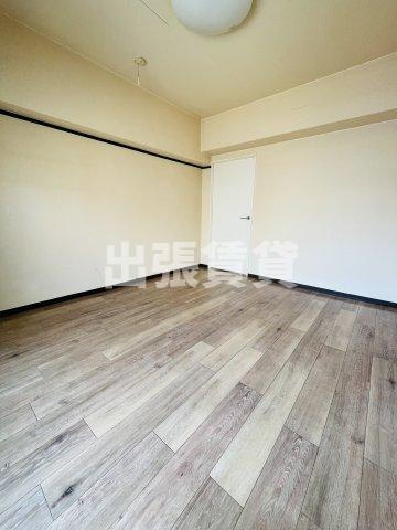 仲介手数料0円！K2スクエアの居間・リビング