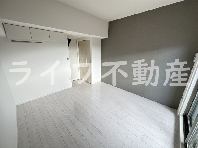 TLRレジデンス高井田の洋室